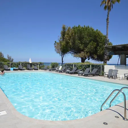 Vue Et Piscine 아파트 *